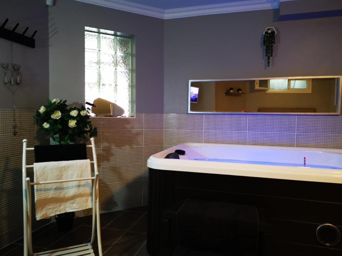 Suite Jacuzzi Au Calme Domont Luaran gambar
